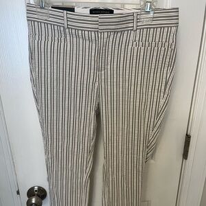 Banana Republic Women’s Gray and White Striped Cropped Pants
